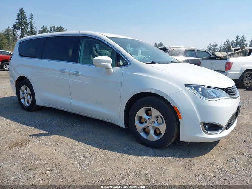 2018 CHRYSLER PACIFICA HYBRID auction photo 1