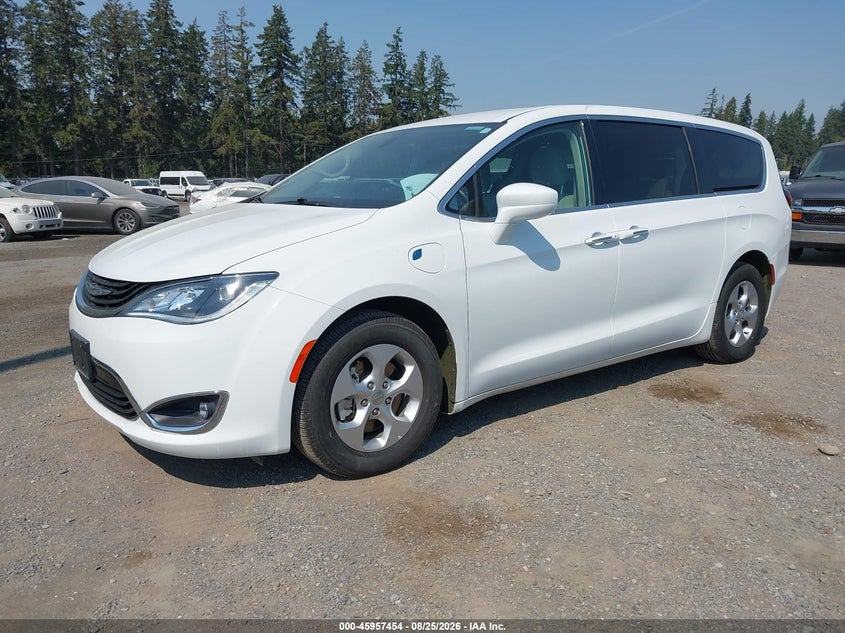 2018 CHRYSLER PACIFICA HYBRID auction photo 2