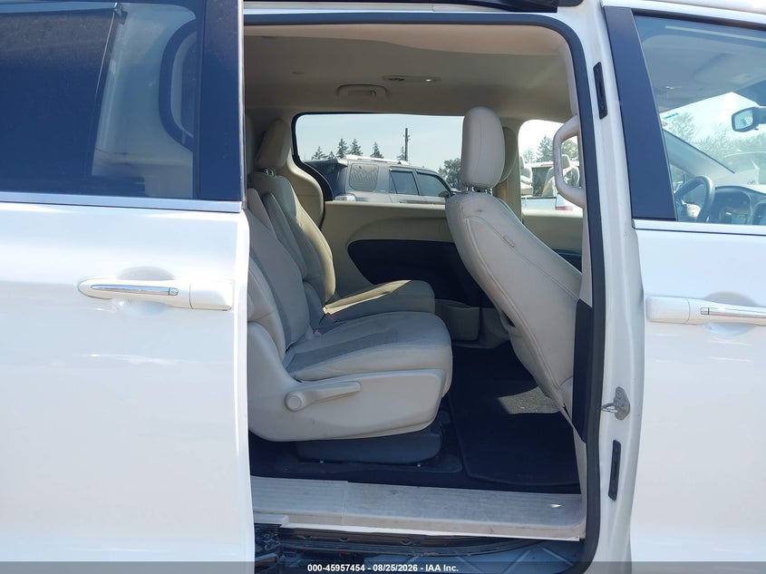 2018 CHRYSLER PACIFICA HYBRID auction photo 8