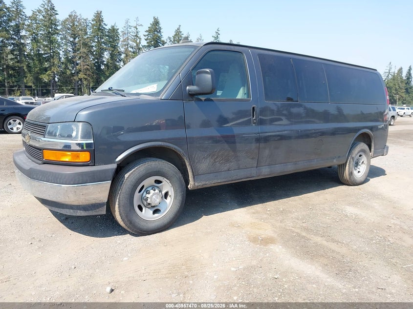 2017 CHEVROLET EXPRESS 3500 auction photo 2