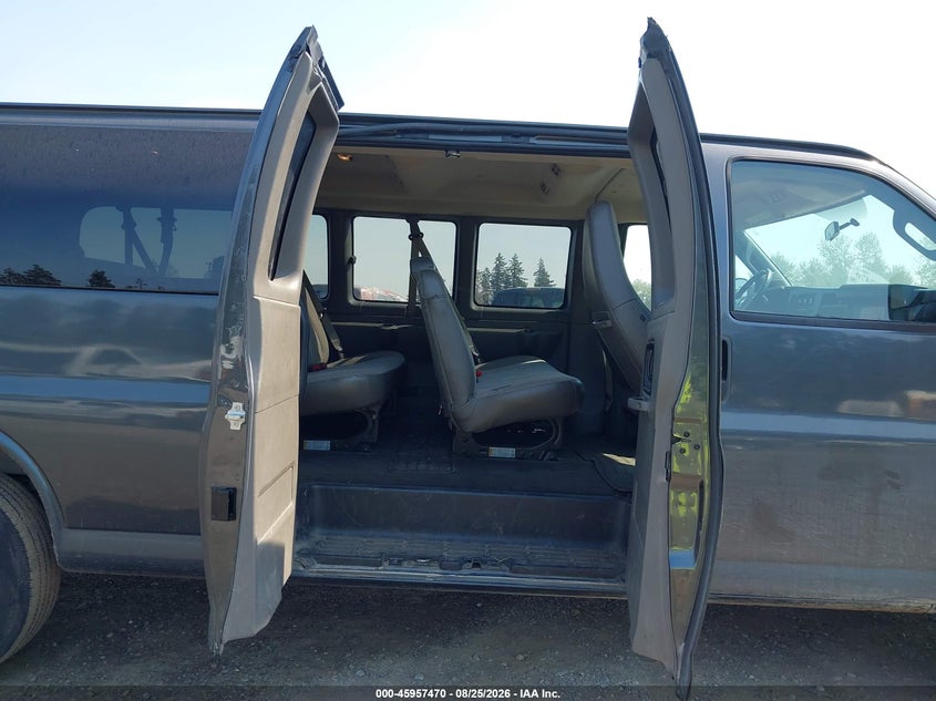 2017 CHEVROLET EXPRESS 3500 auction photo 8