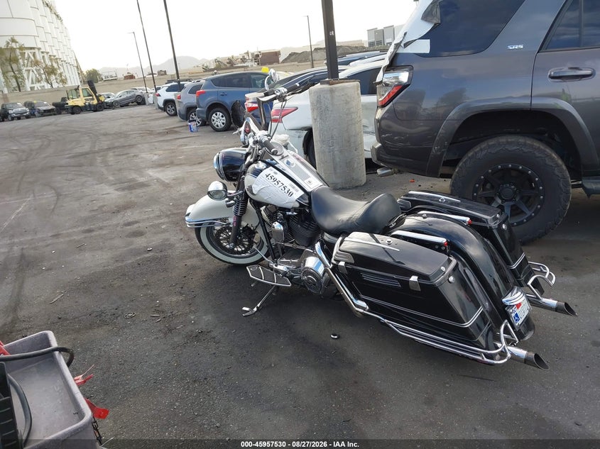 HARLEY-DAVIDSON FLHPEI 2005