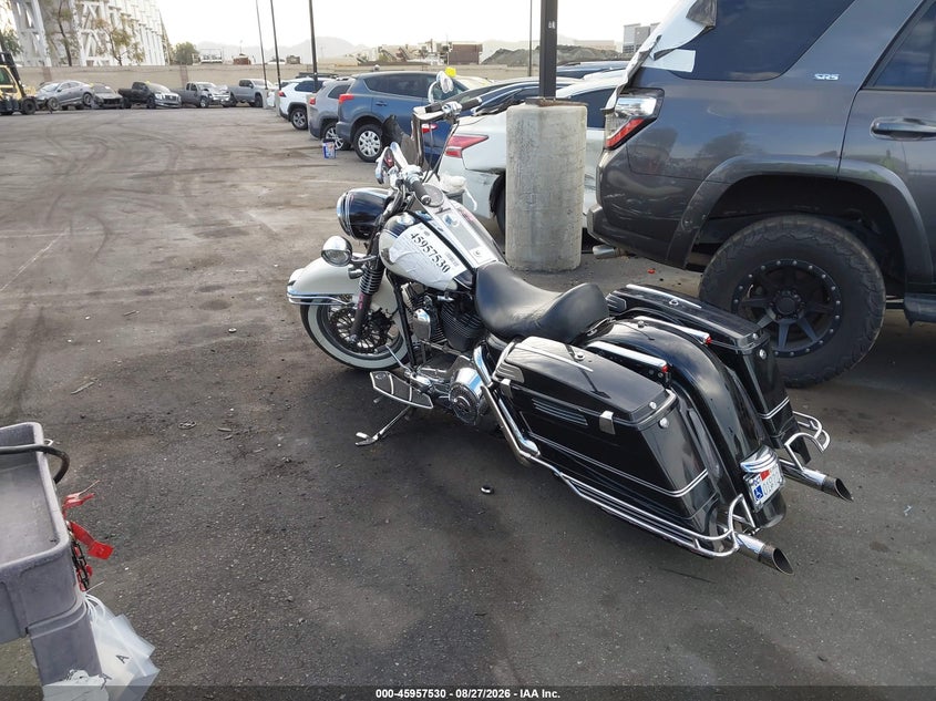 HARLEY-DAVIDSON FLHPEI 2005