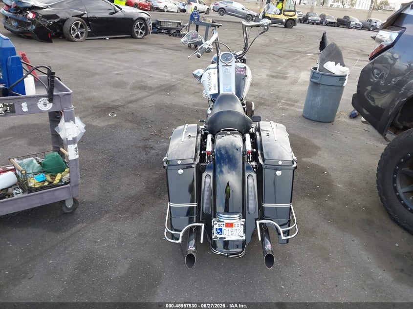 HARLEY-DAVIDSON FLHPEI 2005