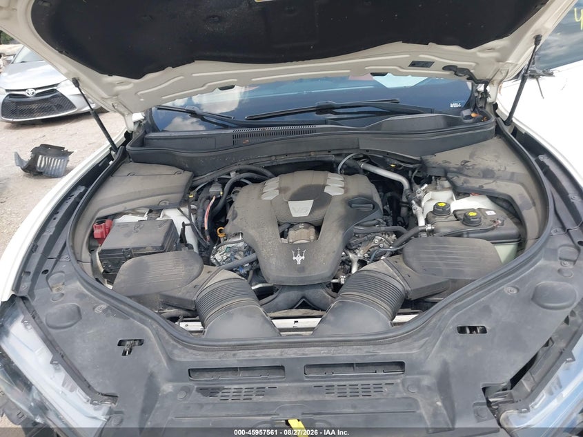 MASERATI LEVANTE 2018 VIN ZN661XUAXJX270685