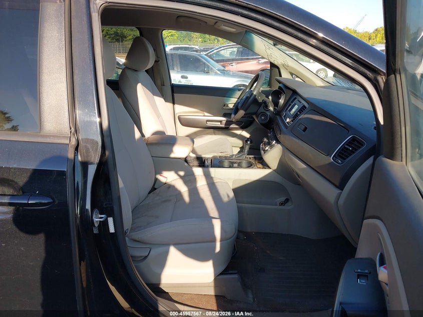 2016 KIA SEDONA auction photo 5