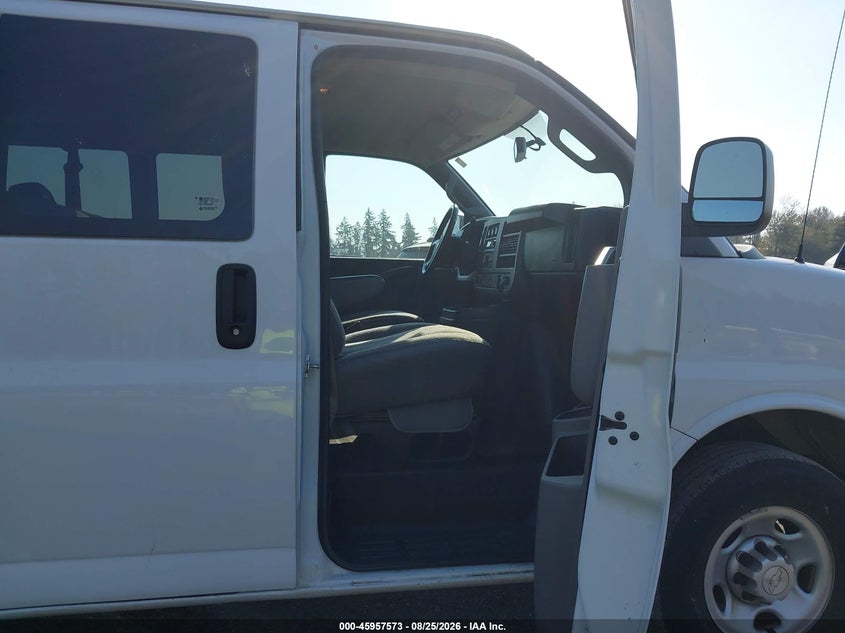 2019 CHEVROLET EXPRESS 3500 auction photo 5