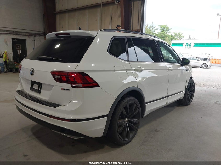 VOLKSWAGEN TIGUAN 2021 VIN 3VV2B7AX2MM042584