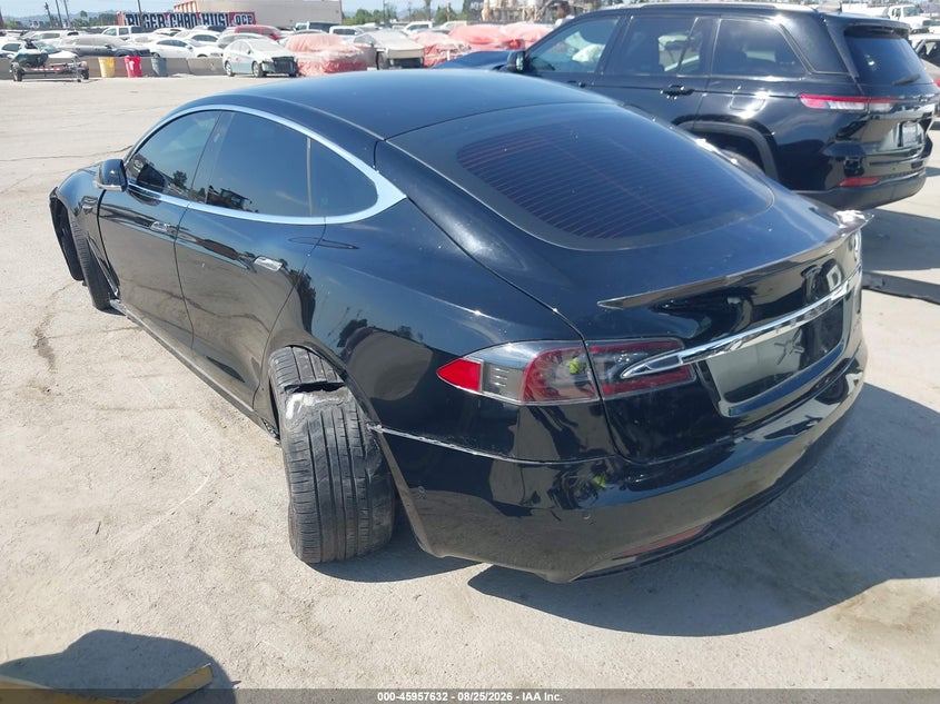 TESLA MODEL S - zdjęcie 3