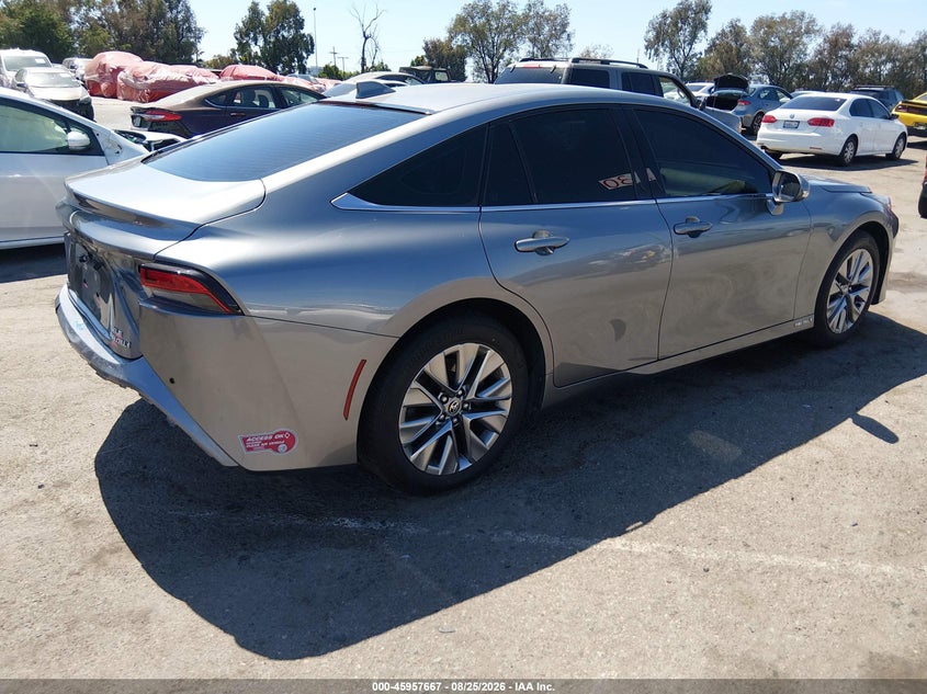 2022 TOYOTA MIRAI XLE · Photo 4