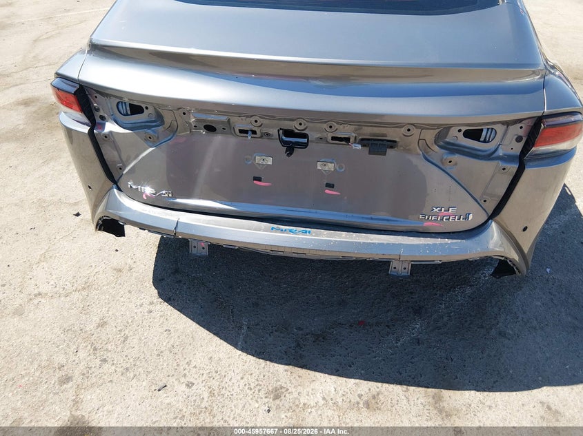 2022 TOYOTA MIRAI XLE · Photo 6
