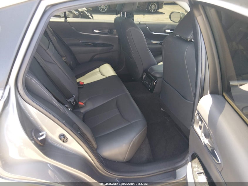2022 TOYOTA MIRAI XLE · Photo 8