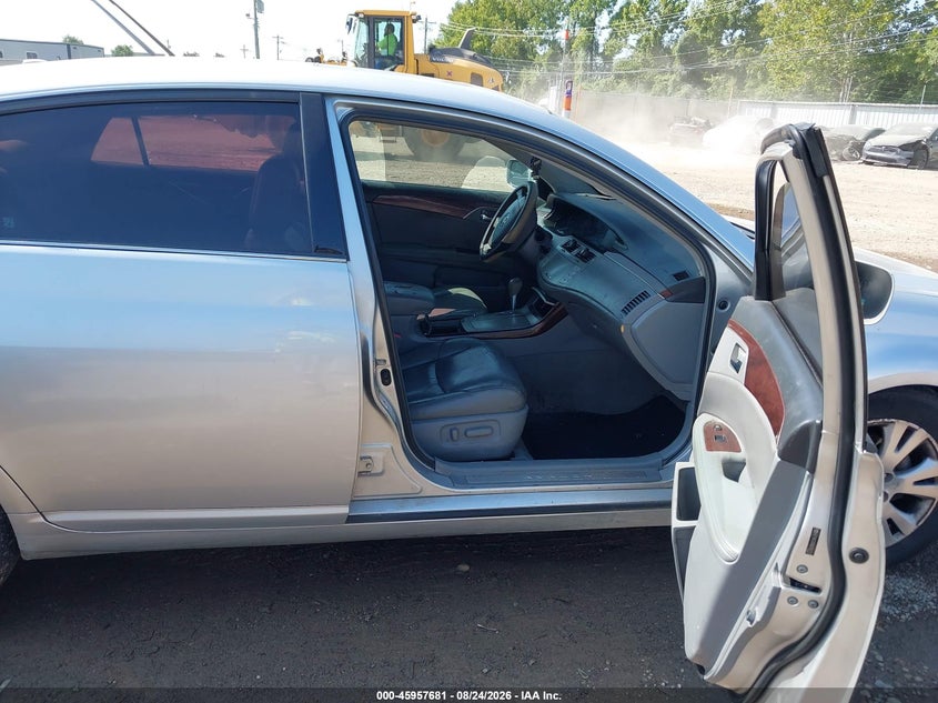 2010 TOYOTA AVALON auction photo 5
