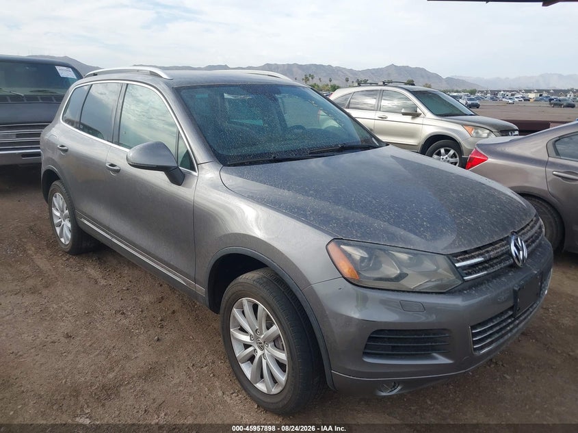2011 VOLKSWAGEN TOUAREG auction photo 1