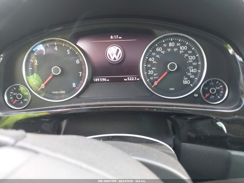2011 VOLKSWAGEN TOUAREG auction photo 7
