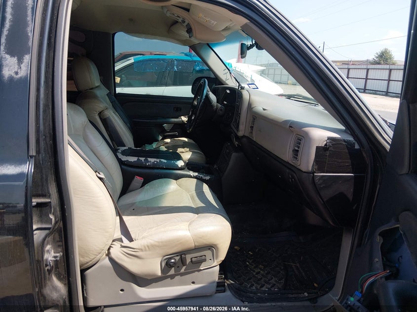 2002 CHEVROLET SUBURBAN 1500 auction photo 5