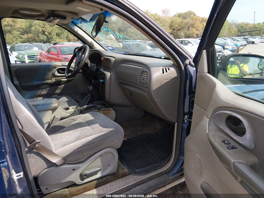 2004 CHEVROLET TRAILBLAZER auction photo 5