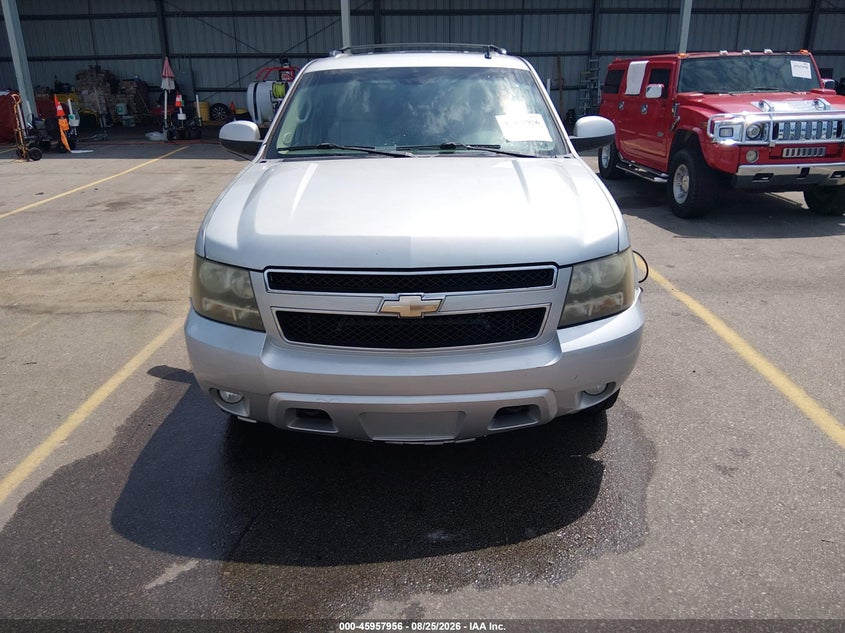 2011 CHEVROLET SUBURBAN 1500 auction photo 6
