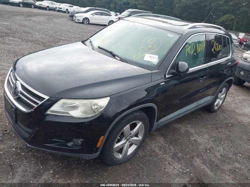 2010 VOLKSWAGEN TIGUAN auction photo 2