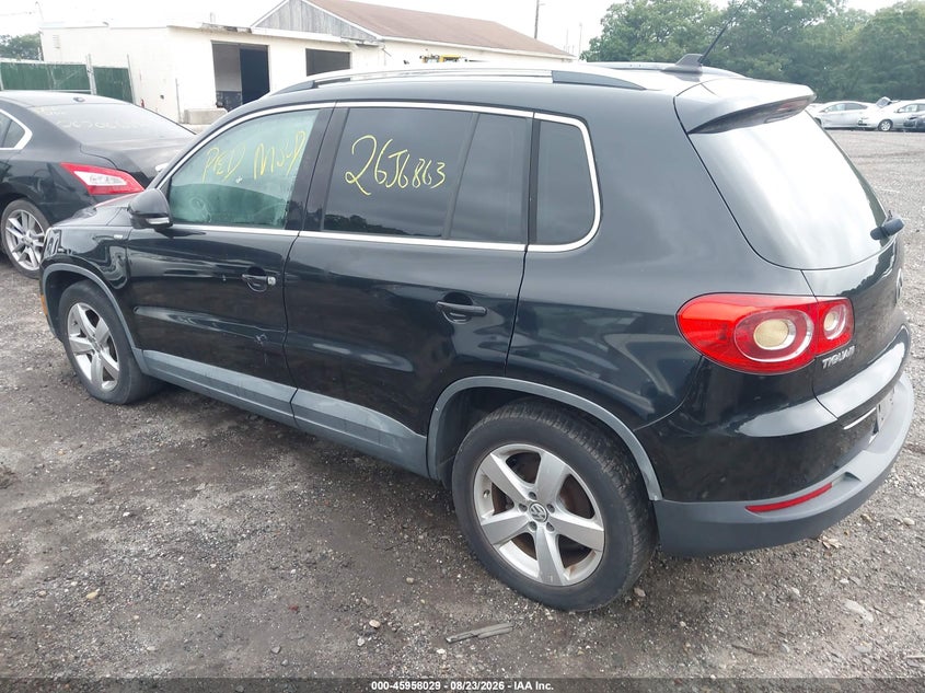 2010 VOLKSWAGEN TIGUAN auction photo 3