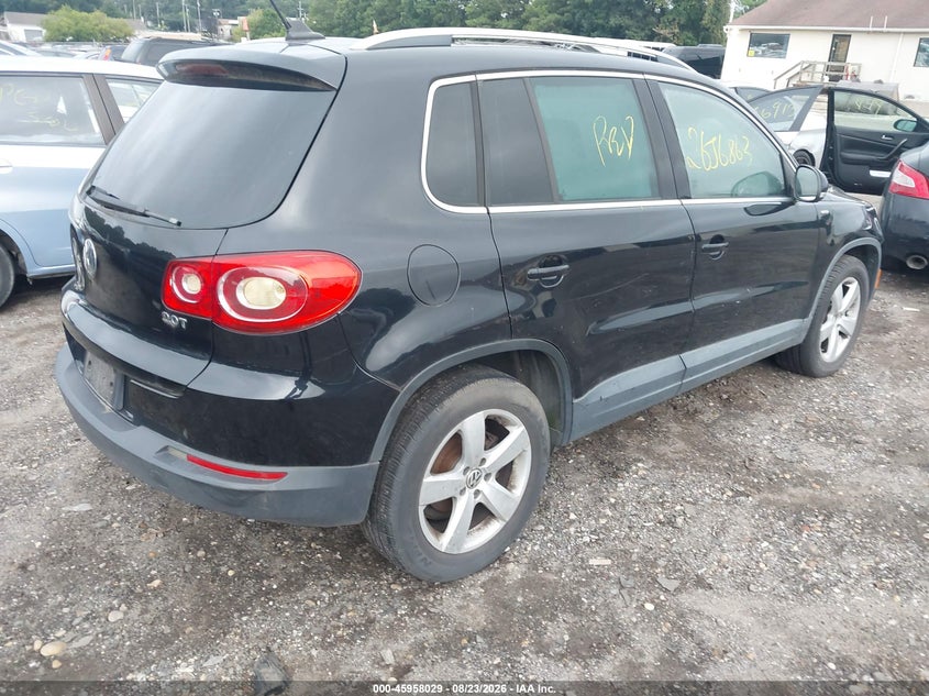 2010 VOLKSWAGEN TIGUAN auction photo 4