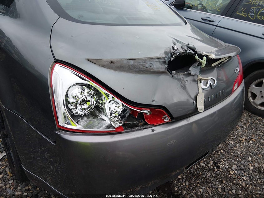 2010 INFINITI G37X auction photo 6