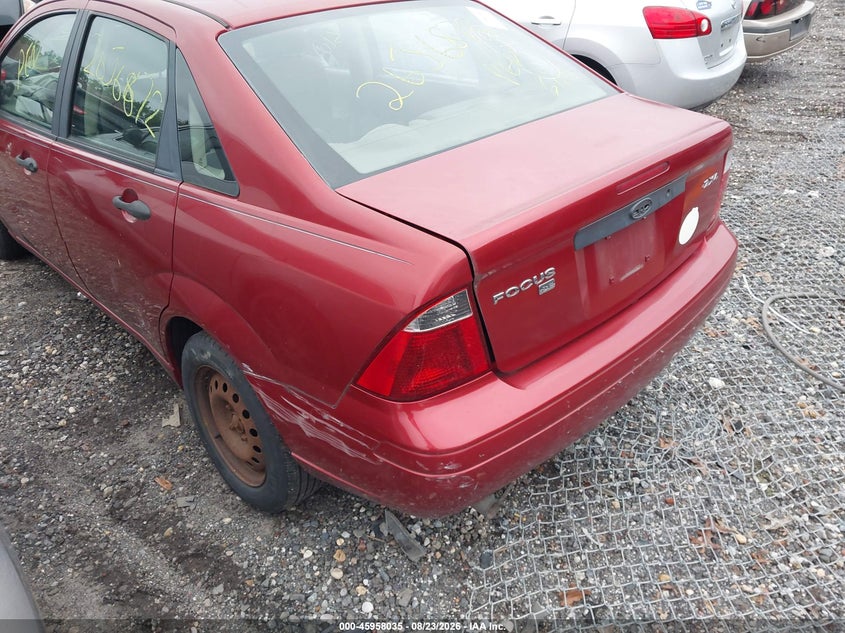 2005 FORD FOCUS auction photo 6