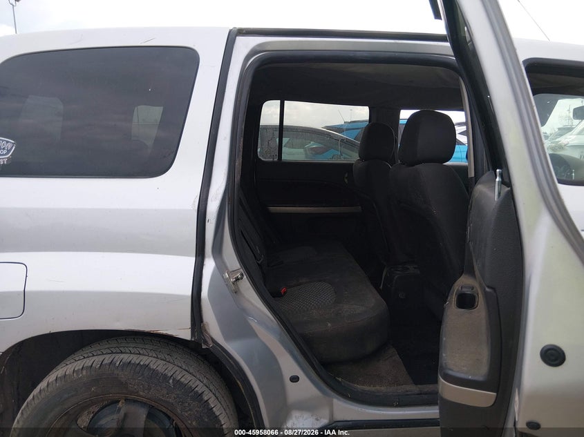 2011 CHEVROLET HHR auction photo 8