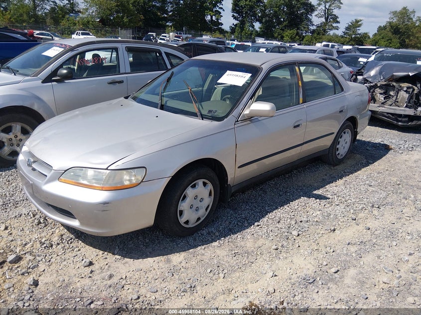 1998 Honda Accord Lx, Normal Wear & Tear, IAAI, VIN 1HGCG5643WA156618 — photo 2