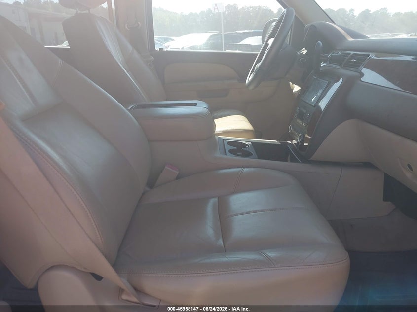 CHEVROLET SUBURBAN 2011 VIN 1GNSKJE31BR220197