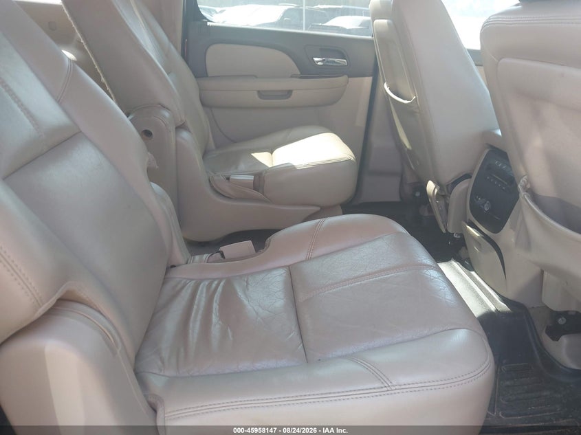 CHEVROLET SUBURBAN 2011 VIN 1GNSKJE31BR220197