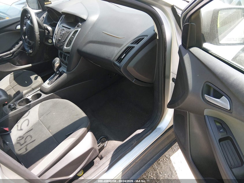 2014 FORD FOCUS auction photo 5