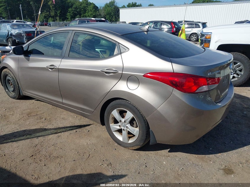 2013 HYUNDAI ELANTRA auction photo 3