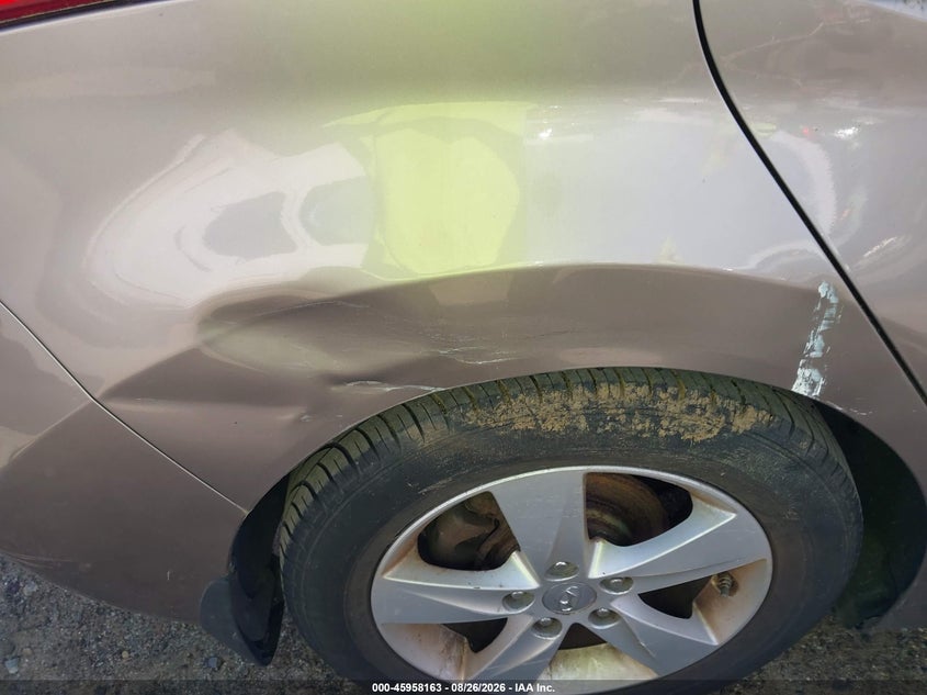 2013 HYUNDAI ELANTRA auction photo 6