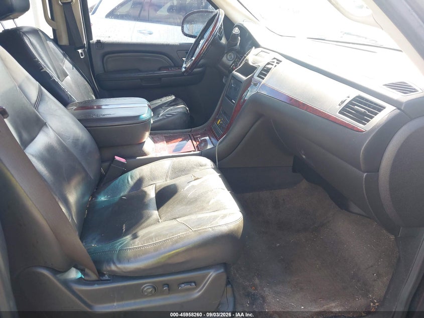 2009 CADILLAC ESCALADE auction photo 5