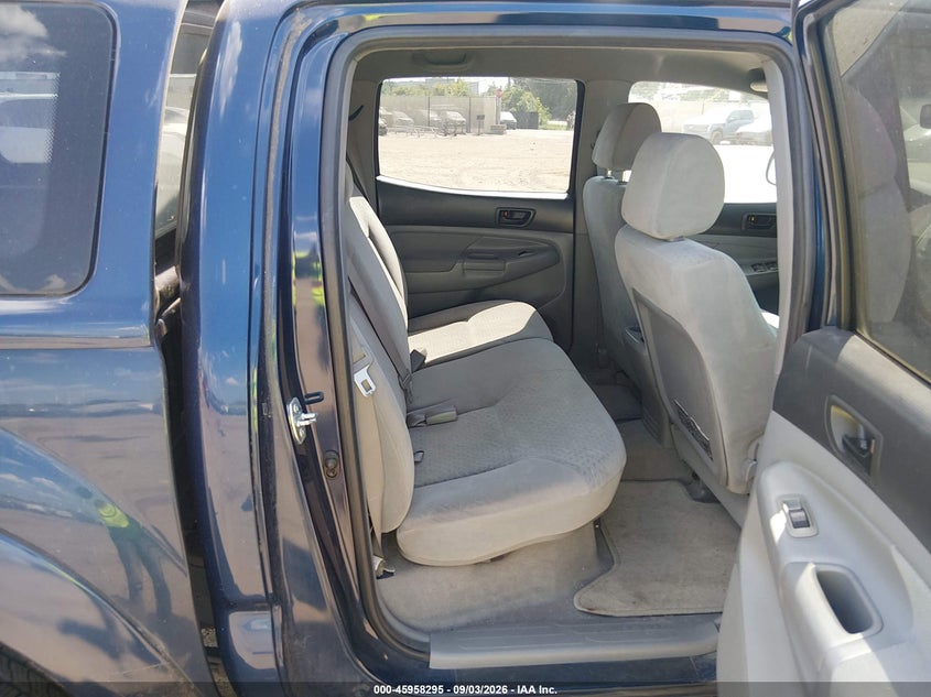 2005 TOYOTA TACOMA auction photo 8