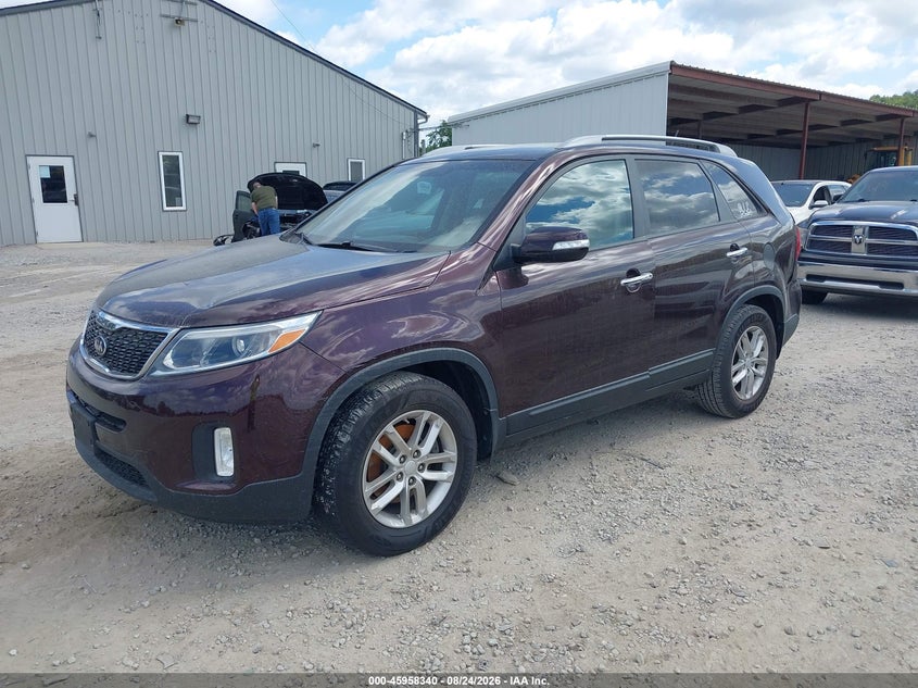 2015 Kia Sorento, Звичайний знос, IAAI, VIN 5XYKT4A65FG598325 — фото 2