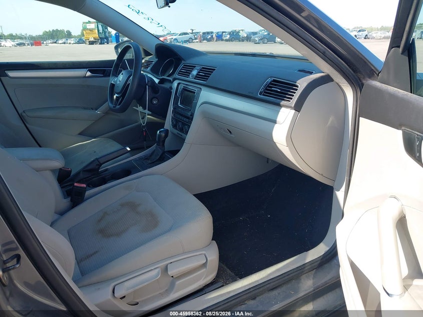 2016 VOLKSWAGEN PASSAT auction photo 5