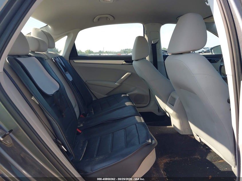 2016 VOLKSWAGEN PASSAT auction photo 8