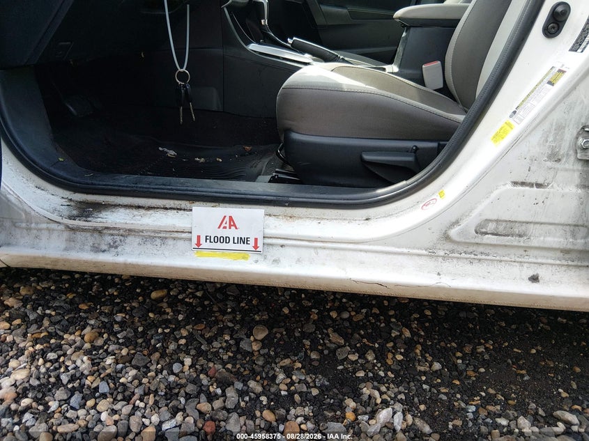 2018 TOYOTA COROLLA auction photo 6