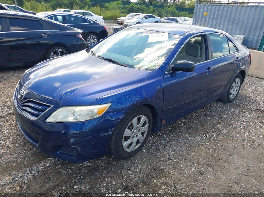 2010 Toyota Camry, Normal Wear & Tear, IAAI, VIN 4T4BF3EK2AR008969 — photo 2