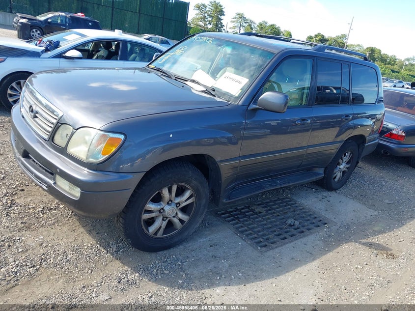 2004 LEXUS LX 470 auction photo 2