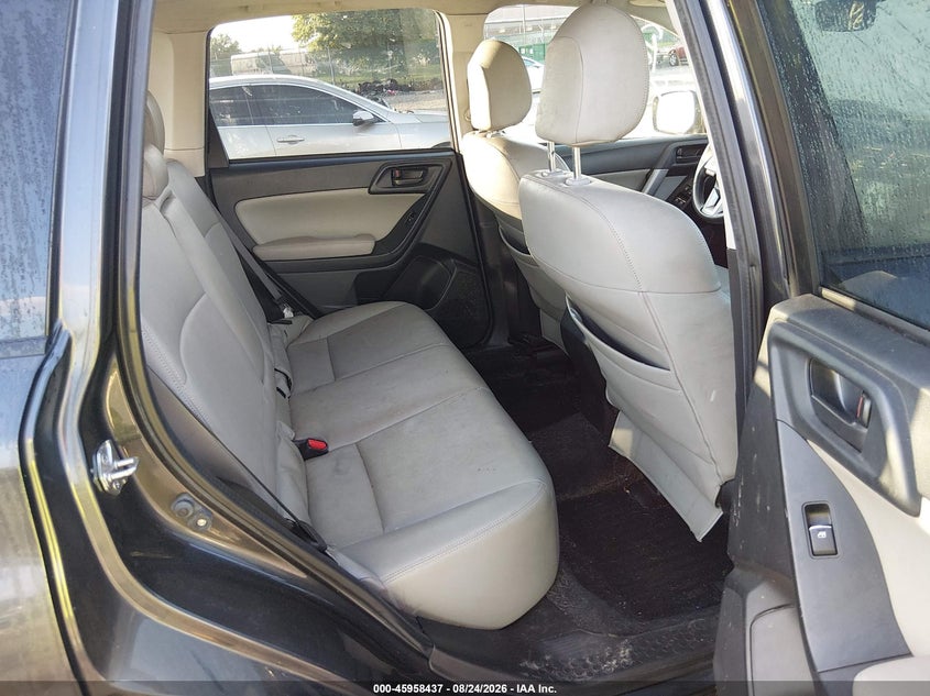 2017 SUBARU FORESTER auction photo 8