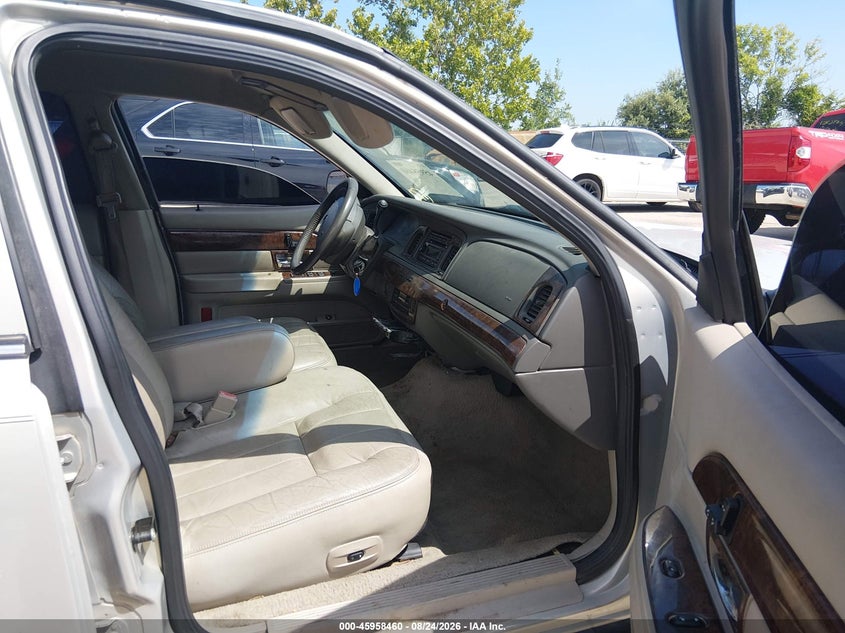 2008 MERCURY GRAND MARQUIS auction photo 4