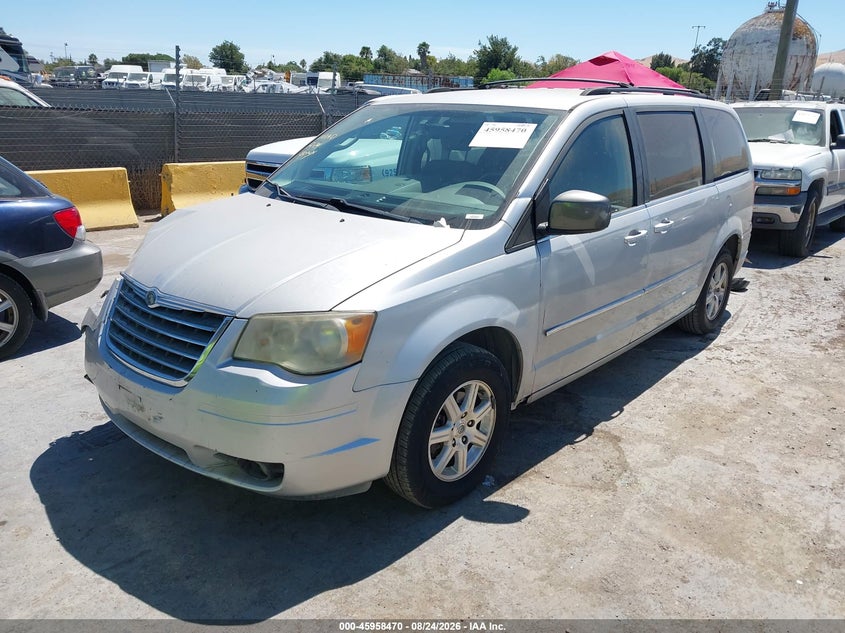 2009 CHRYSLER TOWN & COUNTRY auction photo 2