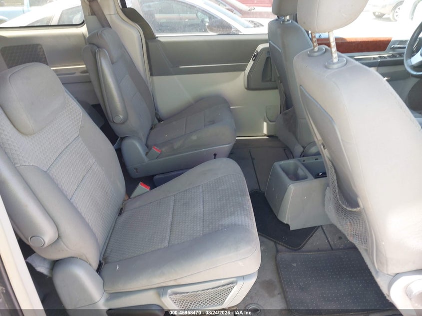 2009 CHRYSLER TOWN & COUNTRY auction photo 8