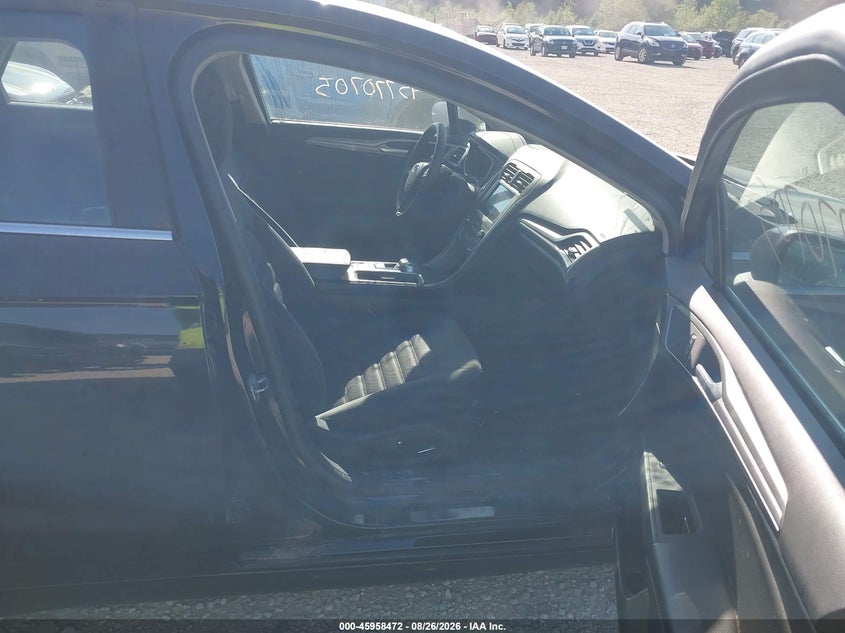 2019 FORD FUSION auction photo 5