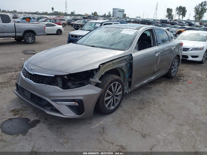 2019 Kia Optima, Left Front, IAAI, VIN 5XXGU4L10KG286951 — photo 2