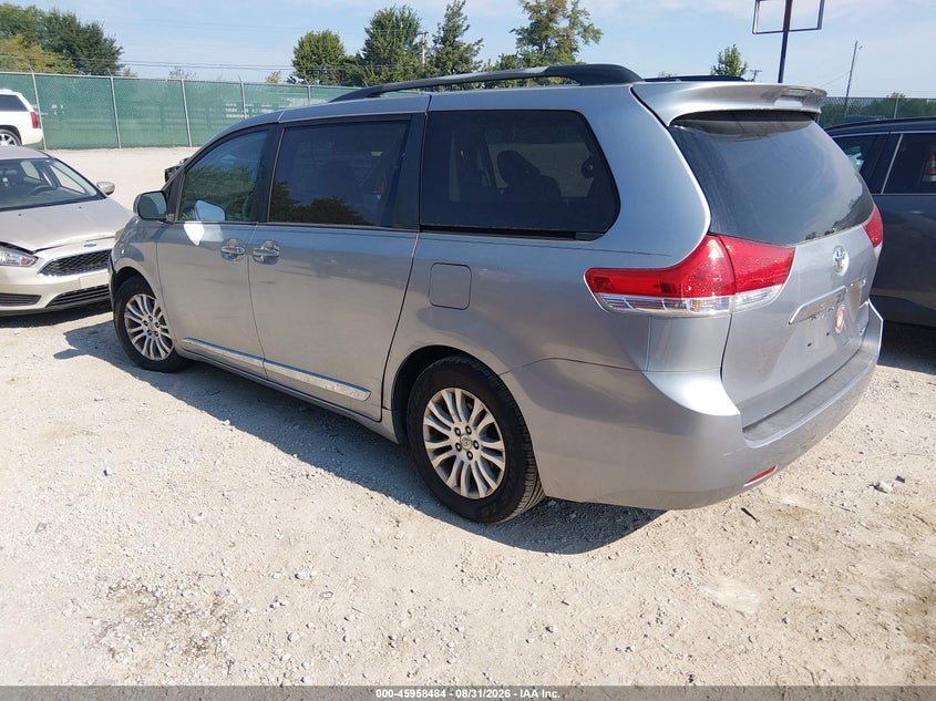 Vin: 5tdyk3dc3ds300783, lot: 46457703, toyota sienna xle v6 8 passenger 20133