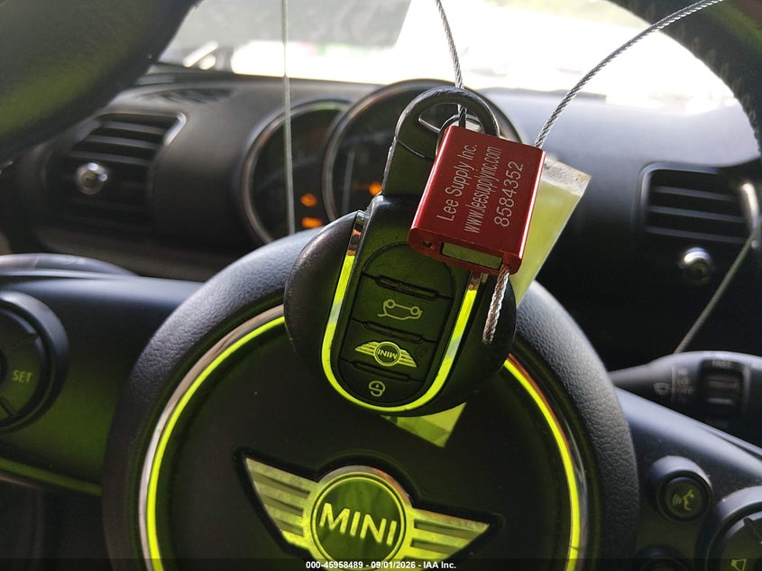 MINI CLUBMAN 2016 VIN WMWLN9C54G2E16092